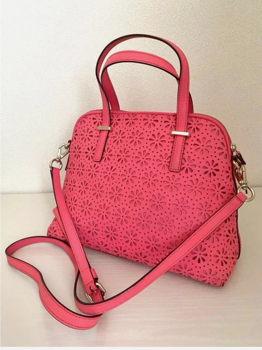 Kate Spade Coral  Cedar Street Perforated Leather “Maise” Floral Crossbody Bag❤️